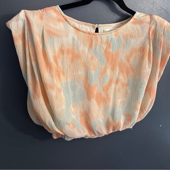 Pants Store Cropped Blouse, Strong Shoulder - Picture 2 of 9